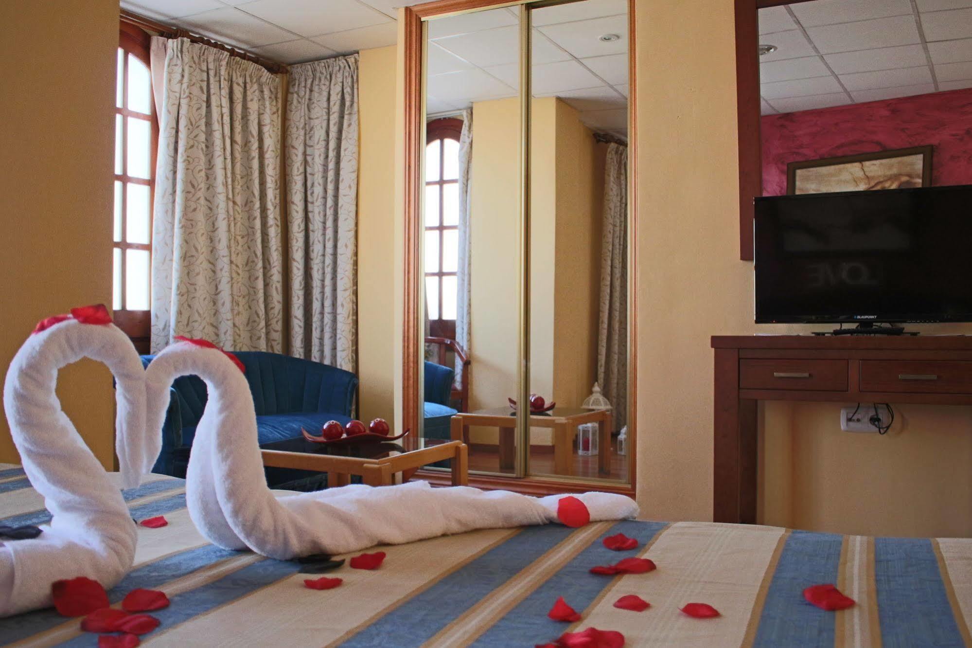 Hotel La Curva Albolote Kültér fotó